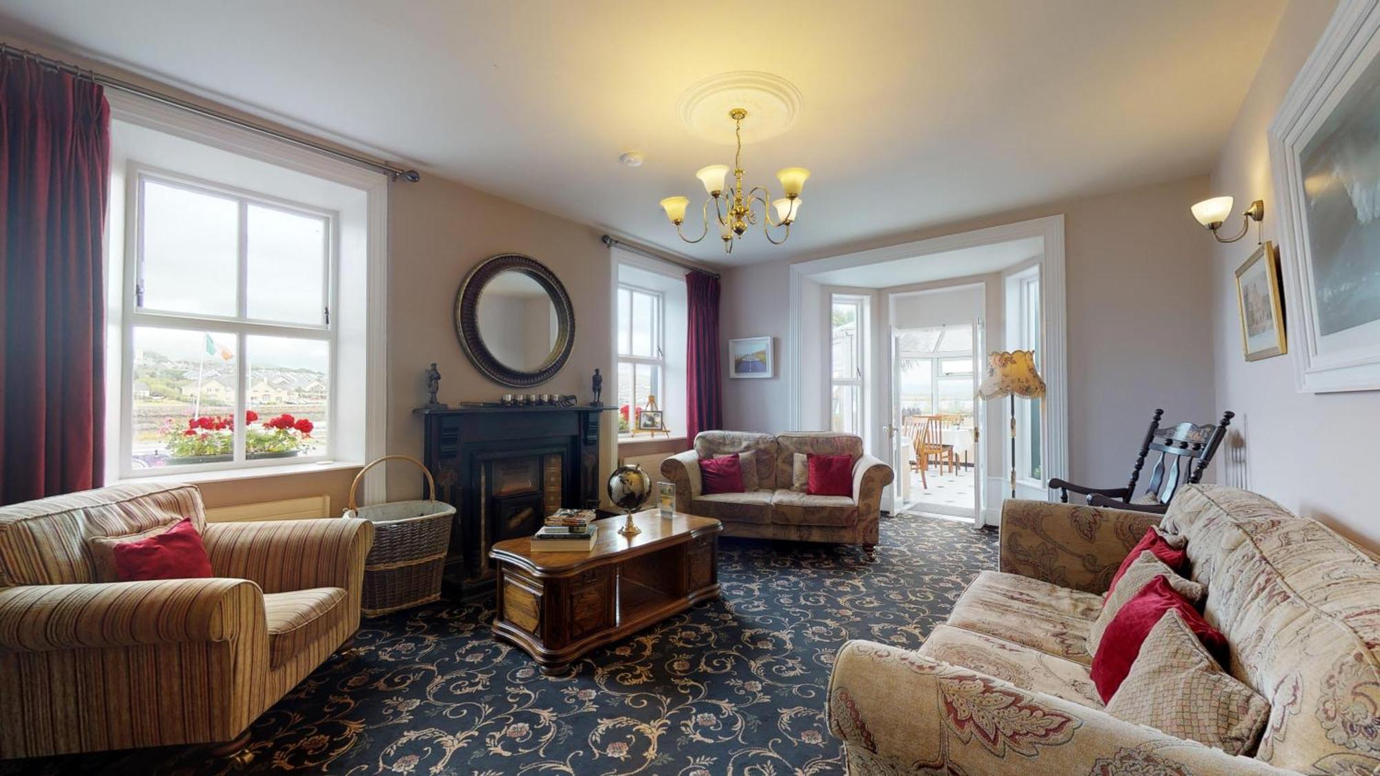 Отель Milltown House Дингл Экстерьер фото