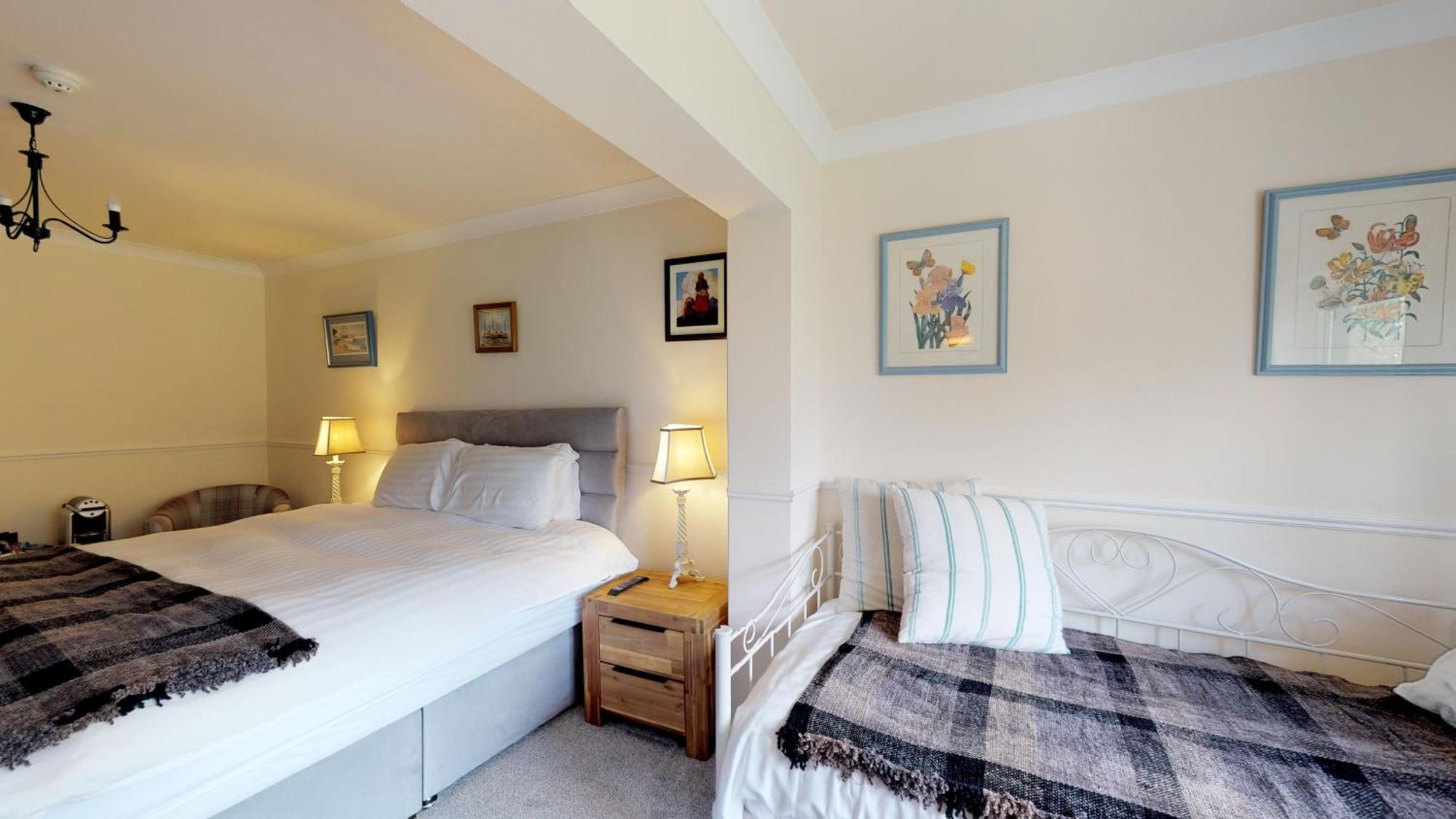 Отель Milltown House Дингл Номер фото